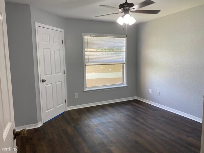 Building Photo - 1 br, 1 bath Condo - 8849 Latrec Avenue 4212