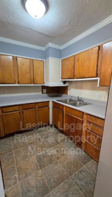 Building Photo - 113 25th St