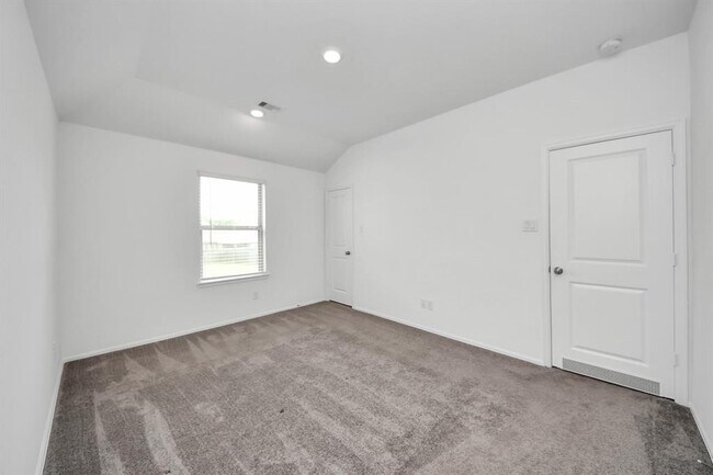 Building Photo - 24063 Hawthorn Lks Dr