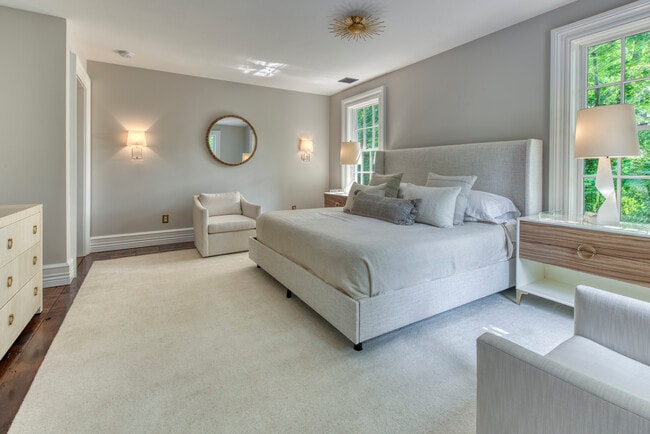 Building Photo - 7 Somers Pl