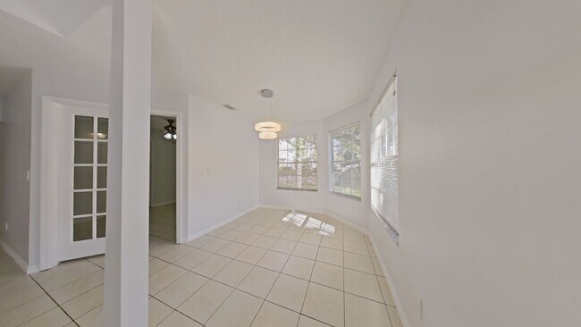 Building Photo - Spacious 3BR/2BA Condo in Altamonte Spring...
