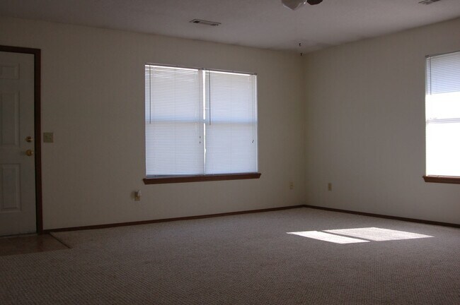 Building Photo - 6773-6775 S Kathleen Cir