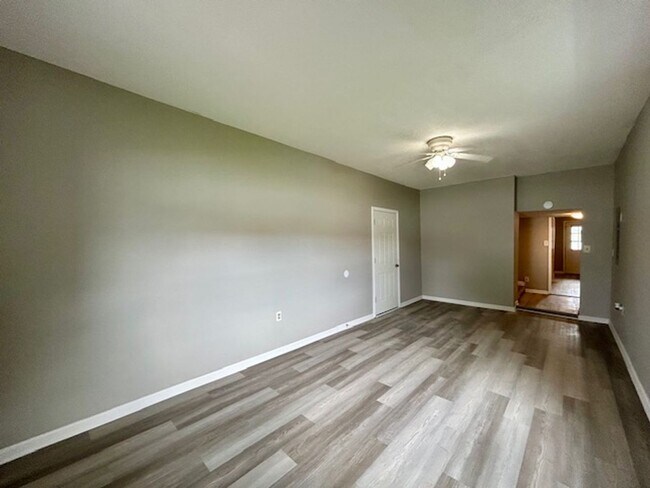 Building Photo - 1408 Holland St