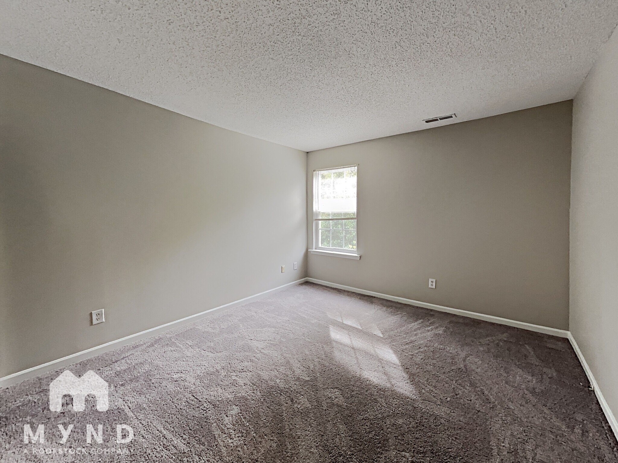 Building Photo - 10717 Glenluce Ave