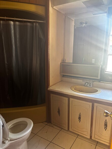 Building Photo - 55 Rose Hill Dr