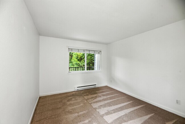 Building Photo - Kirkland Place Condominium