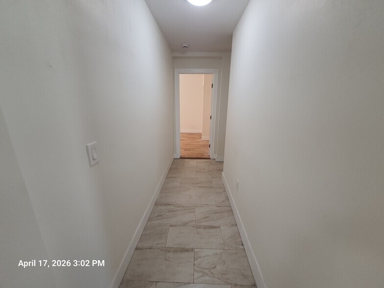 Building Photo - 515 W 104th St