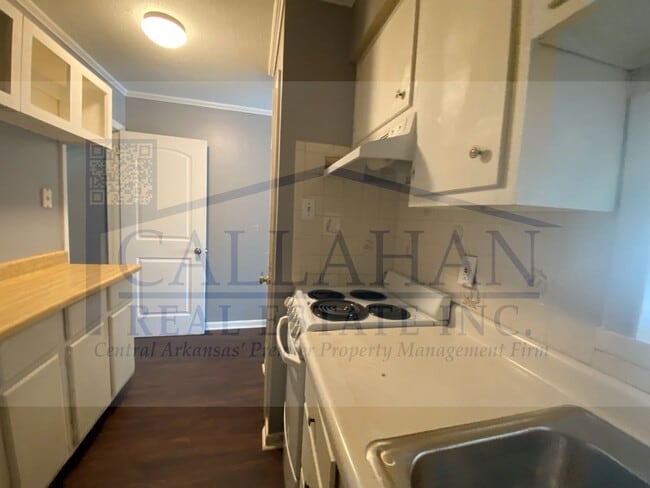 Building Photo - Midtown 1 Bedroom Condo