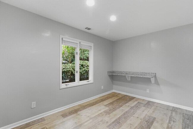 Building Photo - 2 Wood Thrush Ct