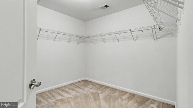 Building Photo - 40978 Spur Run Ln