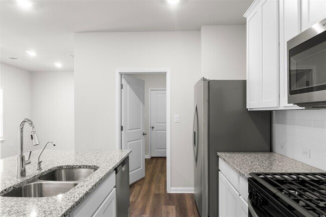 Building Photo - 109 Zinnia Ln