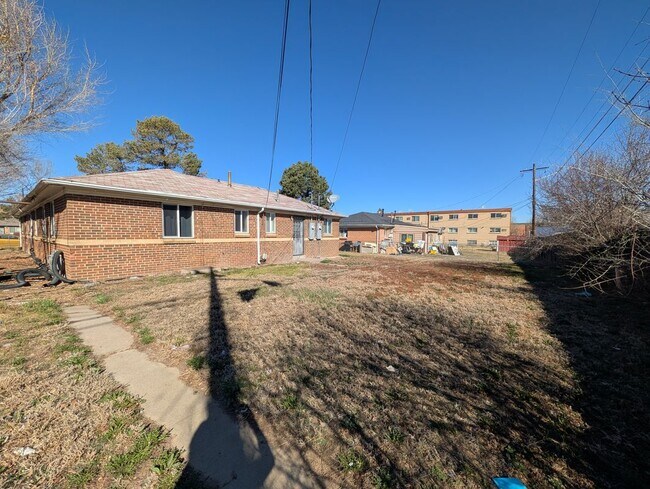 Building Photo - 1310 Moline St