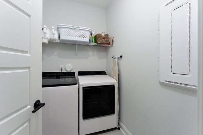 Building Photo - 1244 Trisail Ter