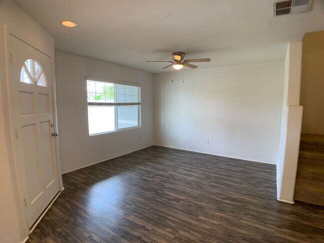 Building Photo - 3 bedrooms with A/C & 2 car garage in Ewa Beach (Spinnaker Place Townhomes)!