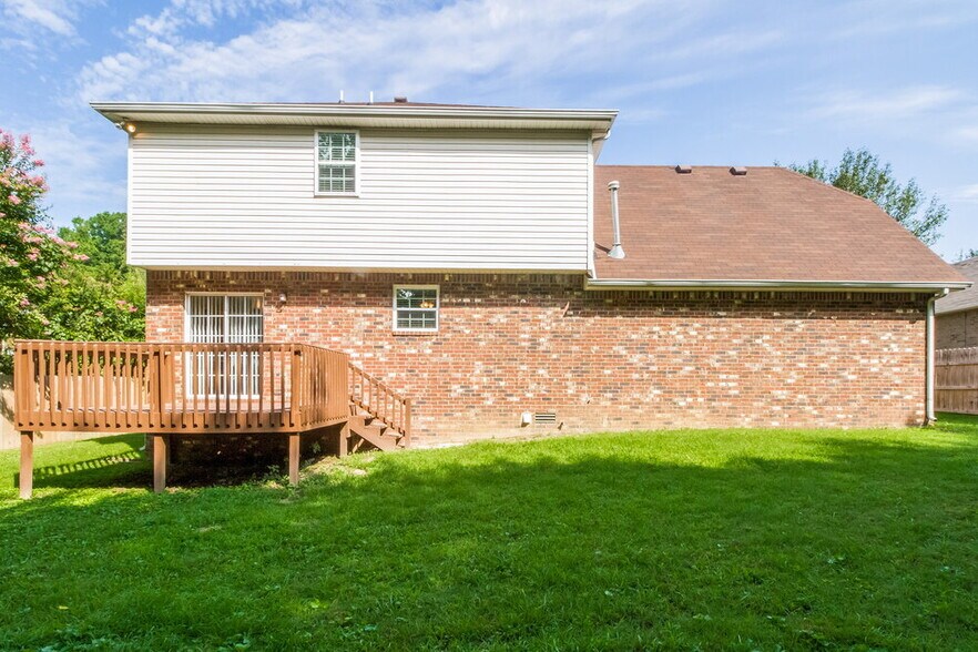 Building Photo - 607 Doral Pointe