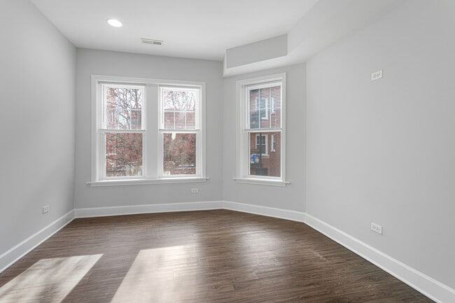 Building Photo - 7726 N Ashland Ave