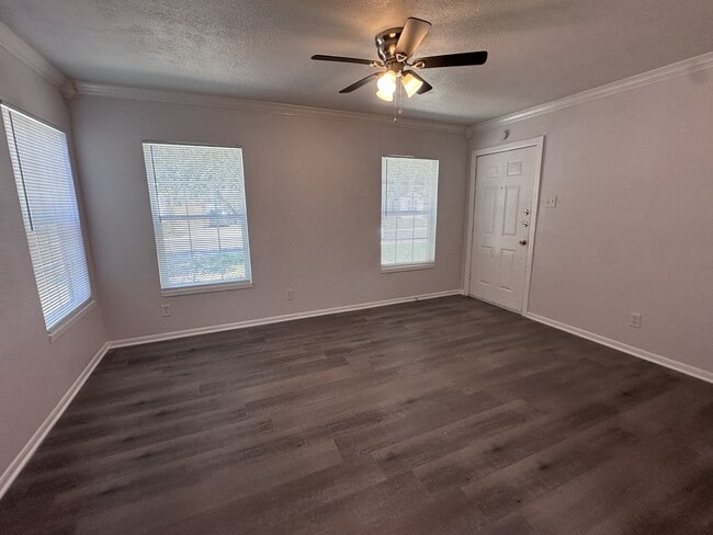 Building Photo - 4225 Harry St