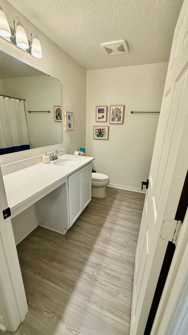 Building Photo - 1252 Denali Dr