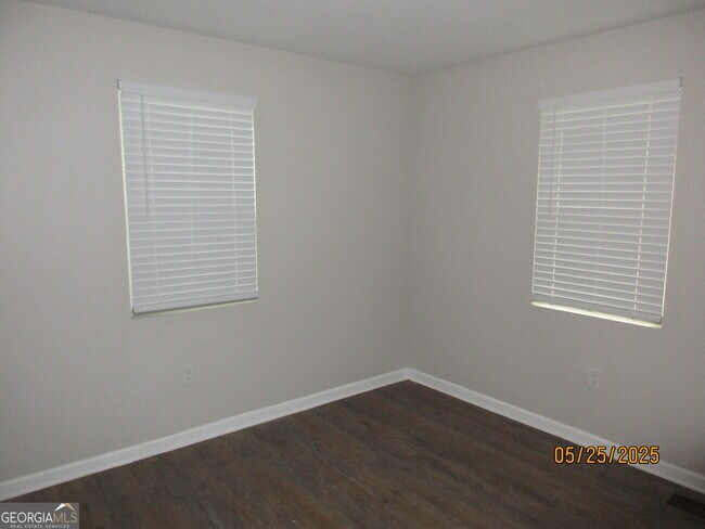 Building Photo - 2343 Carver Dr NW