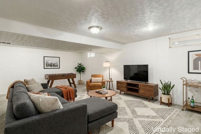 Building Photo - Beautifully Updated Reynoldsburg Home