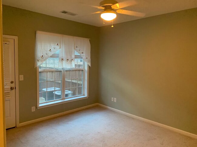 Building Photo - 1320 Thornborough Dr