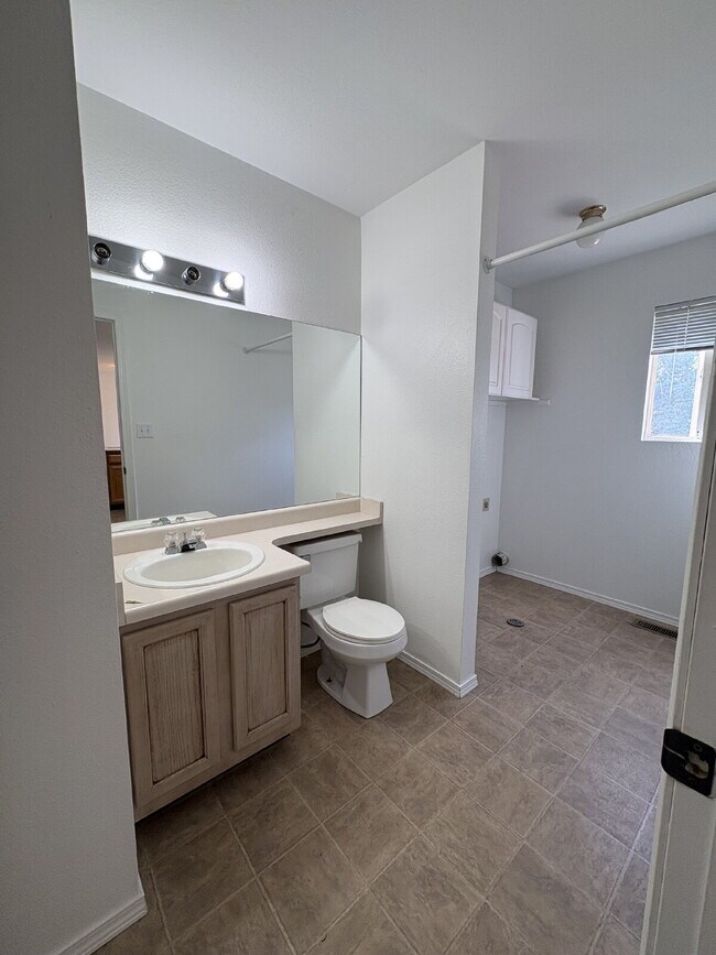 Building Photo - 4 bedroom - Canoe Creek