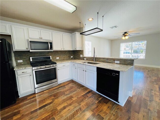 Building Photo - 1804 Lost Maples Loop