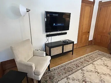 Building Photo - 333 W Main St