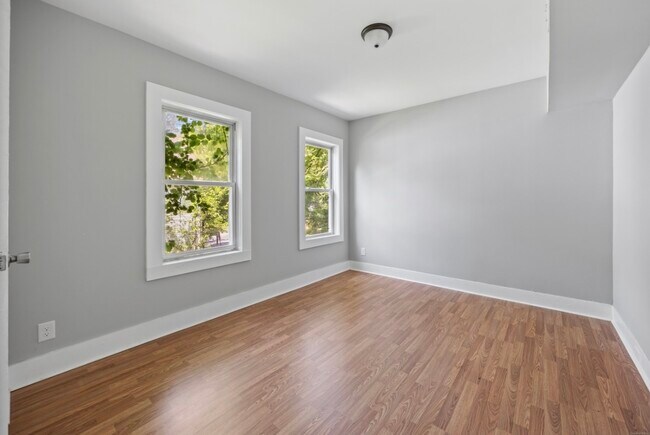 Building Photo - 32 Harding Pl