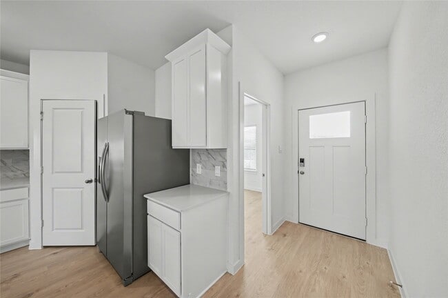 Building Photo - 4307 Camden Lakes St