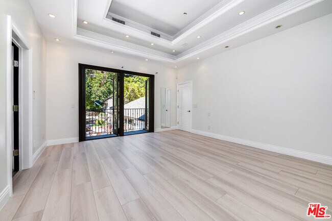 Building Photo - 1600 Benedict Canyon Drive