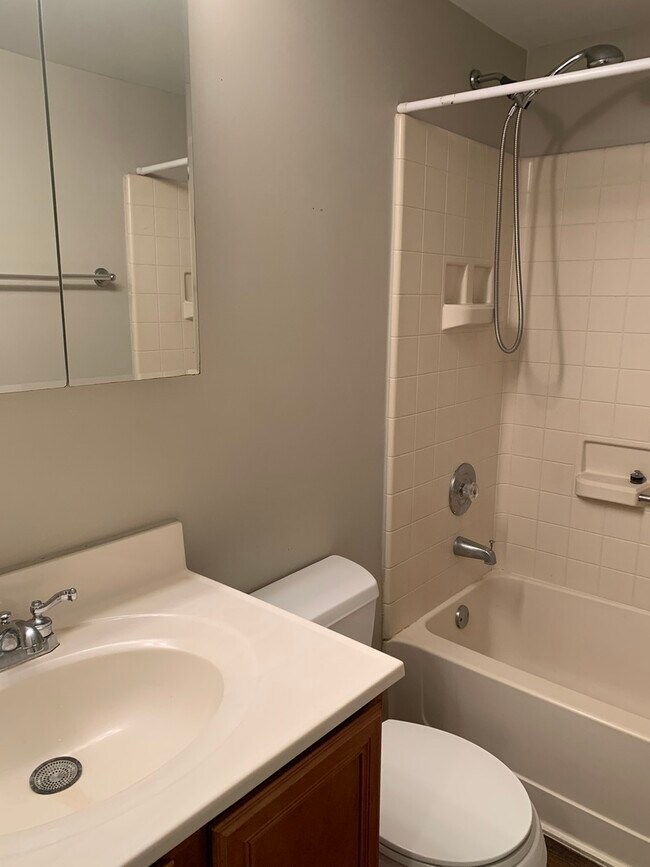 Building Photo - 2254 Abbeywood Dr