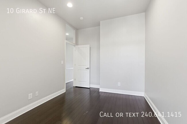 Building Photo - 10 Girard St NE