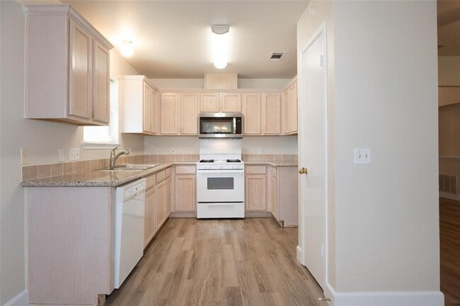 Building Photo - 609 Sunny Brook Dr
