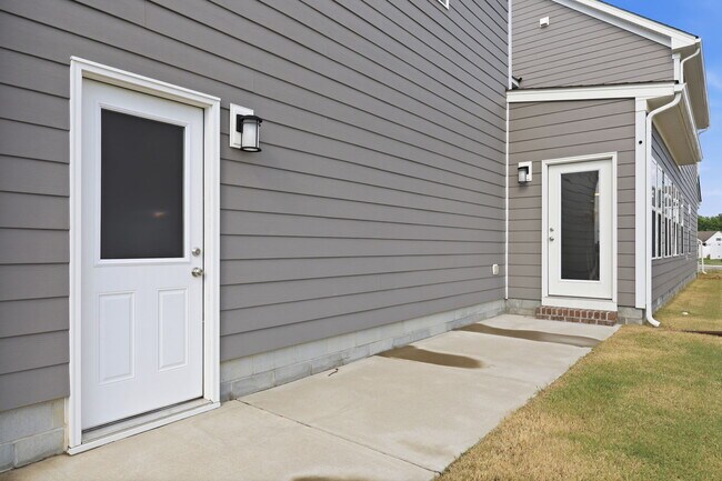 Building Photo - 208 Ryker Rd E