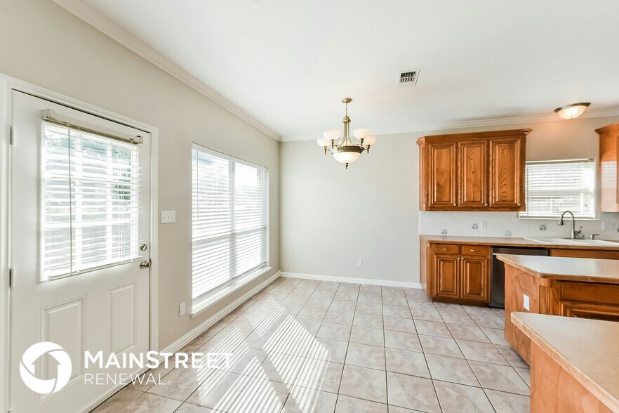 Building Photo - 3812 Periwinkle Dr