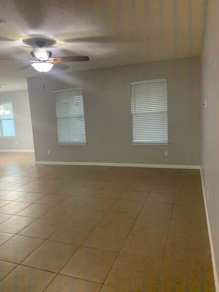 Building Photo - 2744 Stanwood Dr