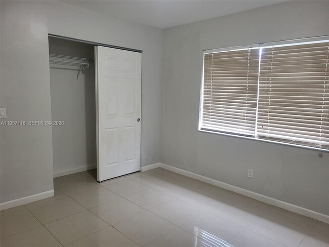 Building Photo - 1155 NE 113th St