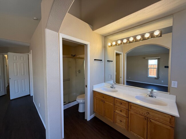 Building Photo - Single Story 4-bedroom home in Sylvan Scho...