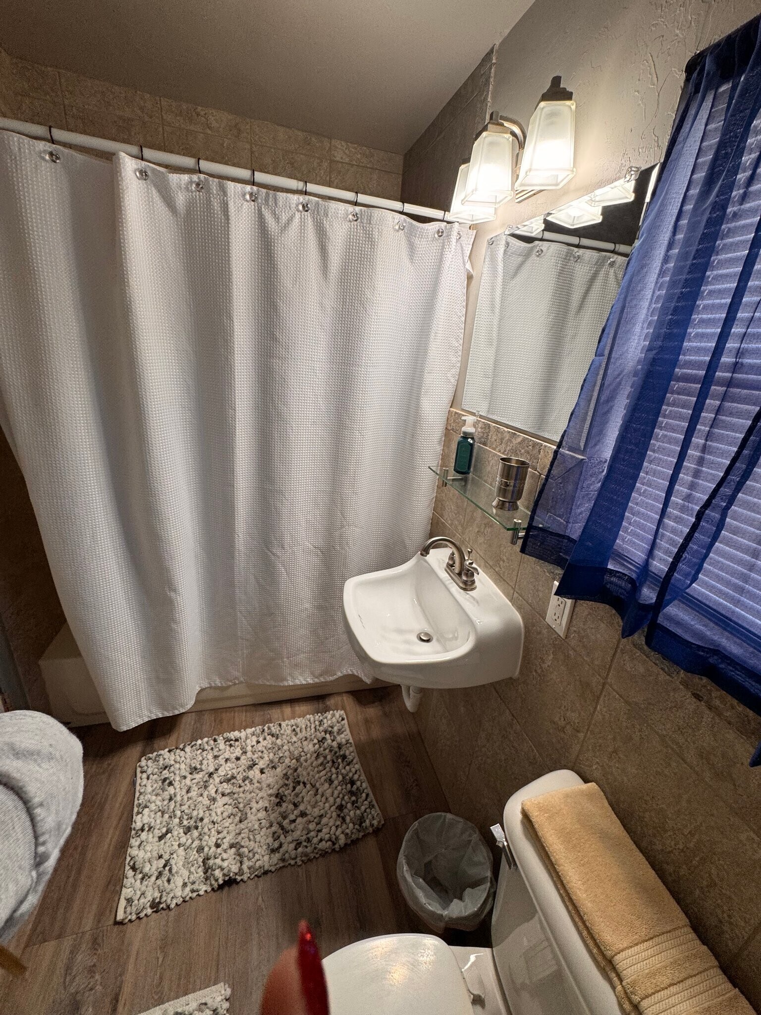 Building Photo - 1207 W Gore Blvd