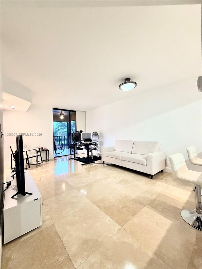 Building Photo - 15405 N Miami Lakeway