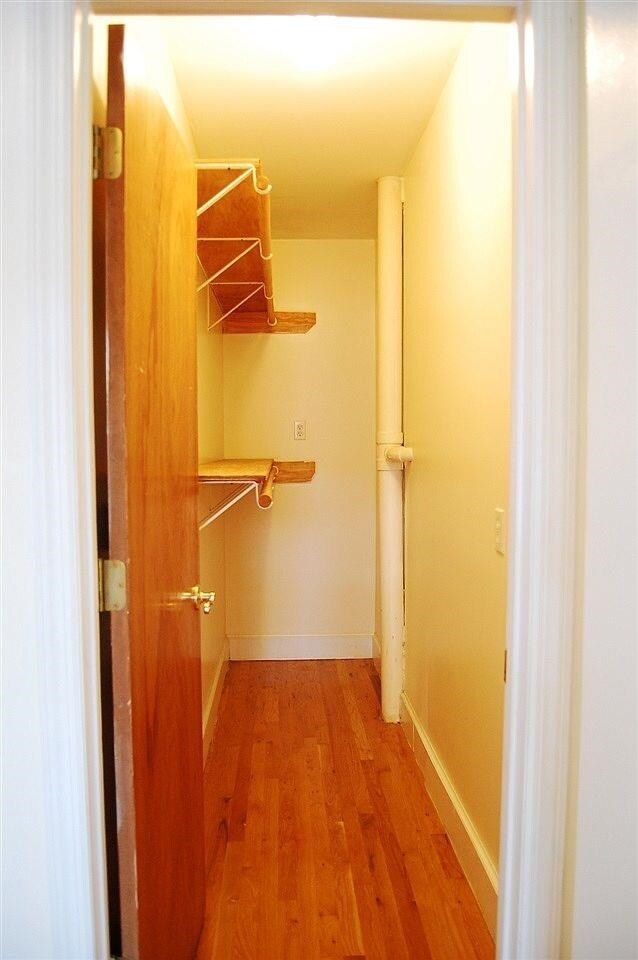 Building Photo - 204 Christopher Columbus Dr