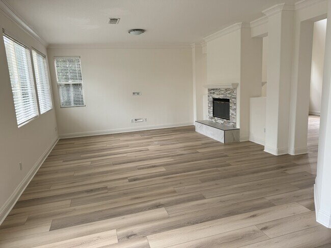 Building Photo - 30434 Mallorca Pl