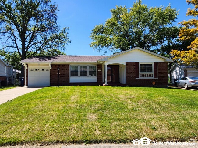 Building Photo - 3125 Brookshire Dr
