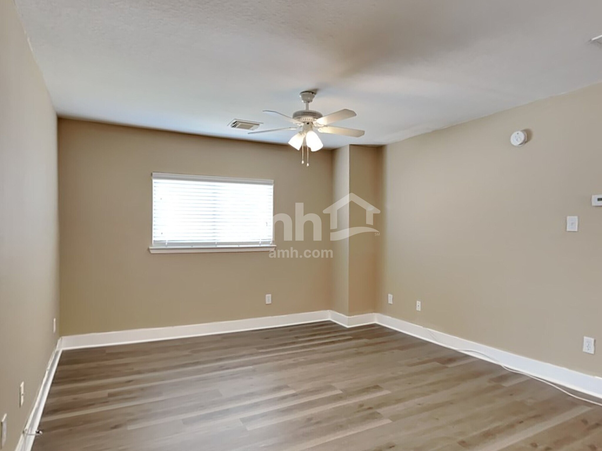 Building Photo - 802 Dragonfly Dr