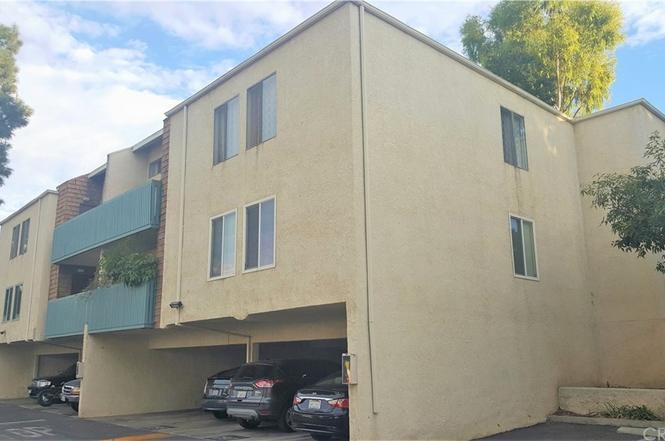 Balcony - 5700 Etiwanda Ave