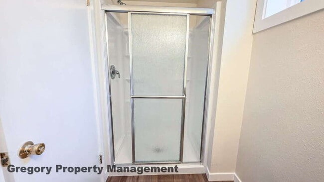 Building Photo - 10803 NE 111th Pl