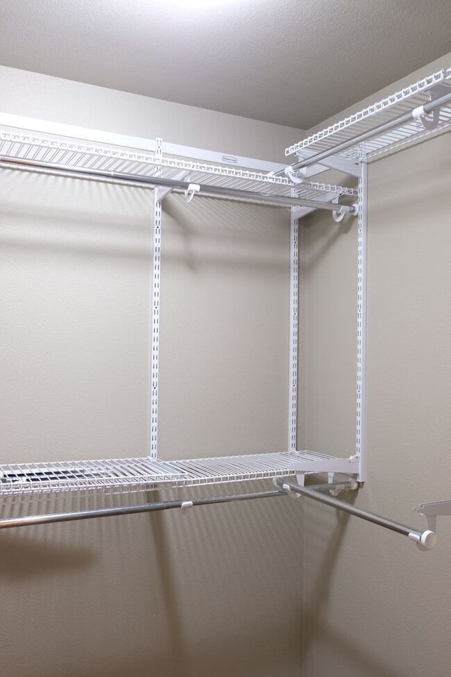 Building Photo - !!!HALF MONTH RENT FREE!!!? Beautifully Updated Home in a Peaceful, Highly Desirable Fisher’s Lan...