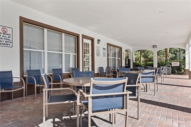 Building Photo - 2926 Siesta View Dr