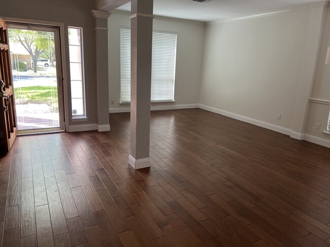 Building Photo - 1801 Dapplegrey Ln